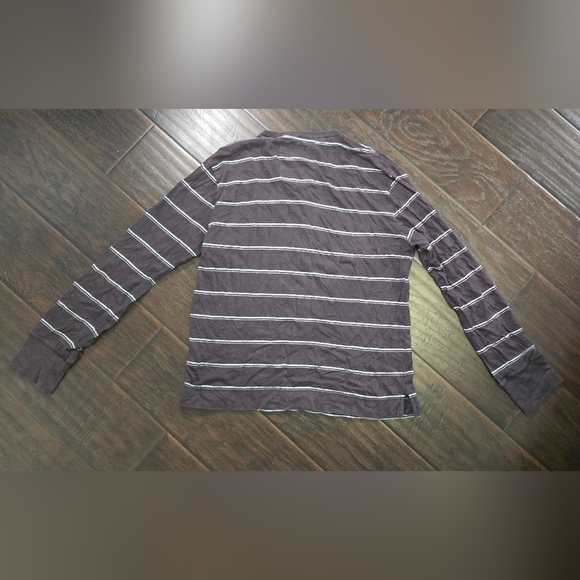 American Eagle Outfitters Gray Long Sleeve Striped Tee - Picture 3 of 11